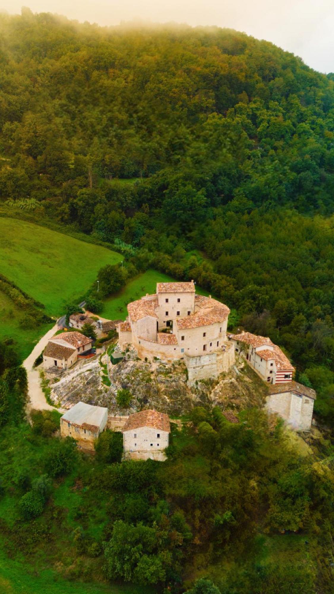 Castel Di Luco 호텔 아쿠아산타 테르메 외부 사진