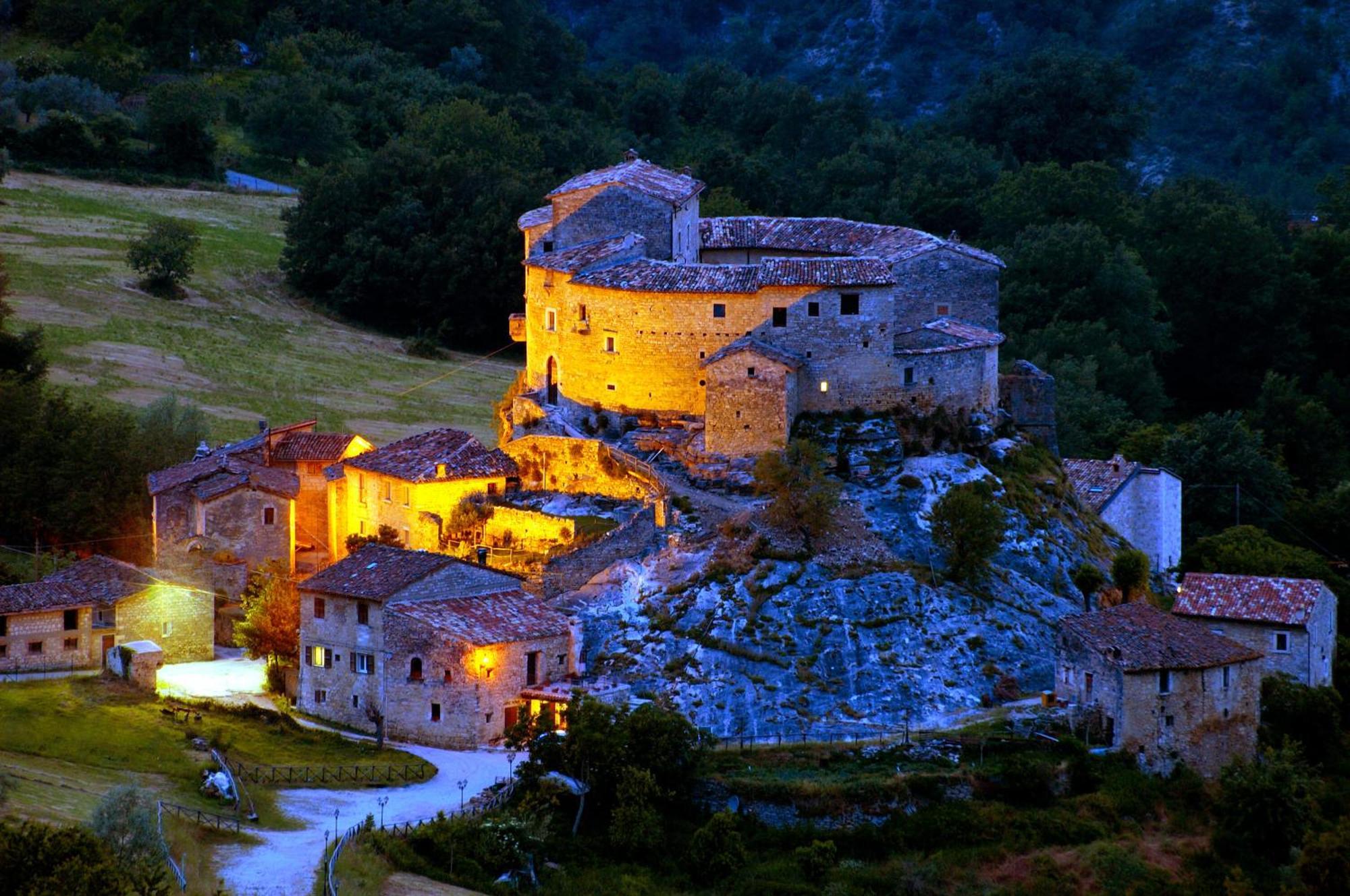 Castel Di Luco 호텔 아쿠아산타 테르메 외부 사진